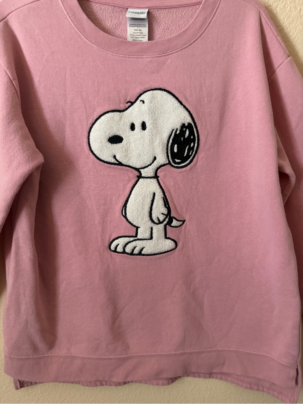 Peanuts Snoopy Pink Crewneck Pullover Sweatshirt with Chenille Patch X-Large - Picture 4 of 16